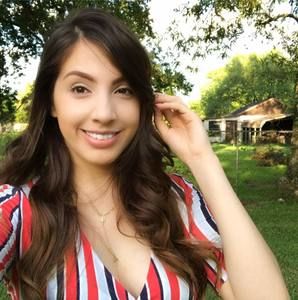 Meet your Posher, Mayra